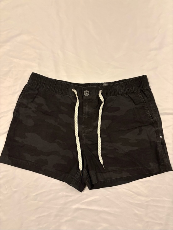 Vuori Pants - Women’s Vuori Black Camo Hybrid Shorts with White Drawstring
